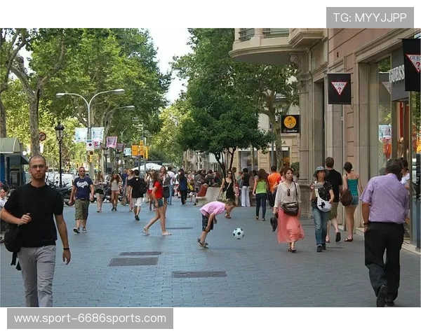 欧洲街头足球十大传奇球星揭秘 引领街头文化与球技风潮